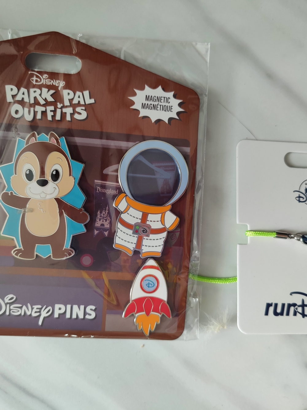 NWT Disney Park Pal Outfits Magnetic Pins & Run Disney Bracelet